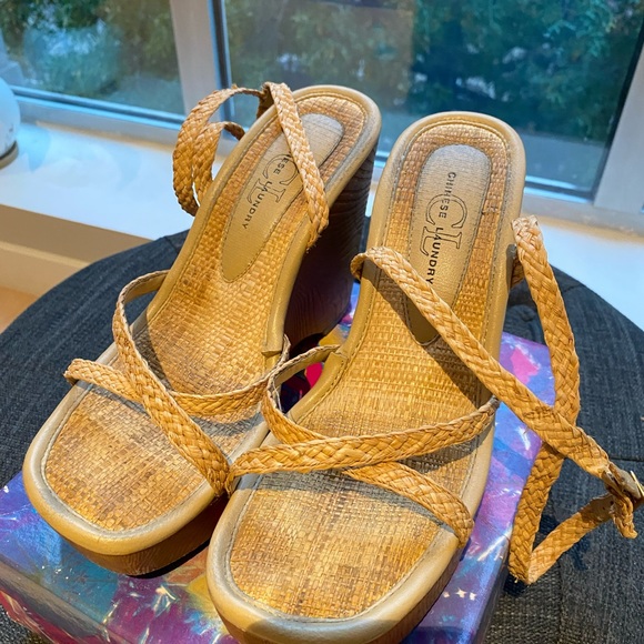 OMG!!! VINTAGE CHINESE LAUNDRY PLATFORM SANDALS - Picture 2 of 6
